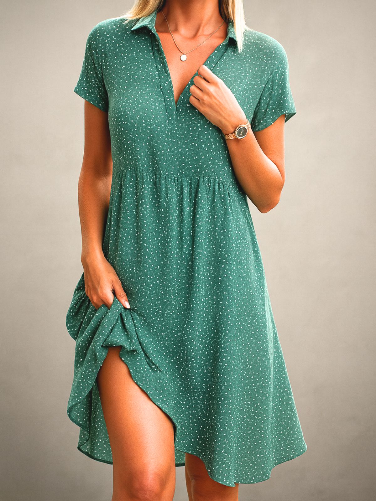 Lightweight Dress with Collar, Short Sleeves and Delicate Print