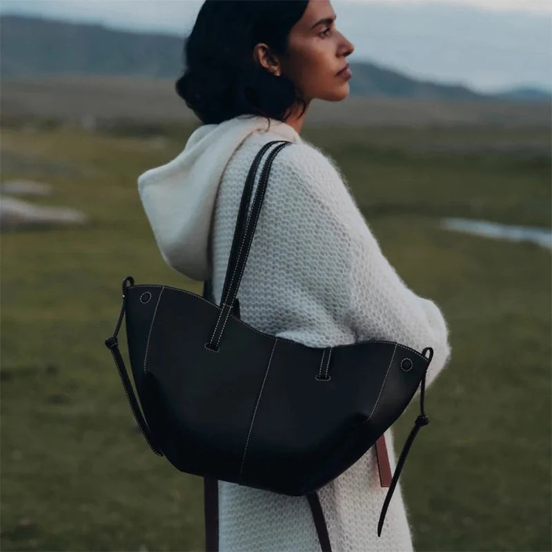 Feminine Bag — by Lunéa Paris