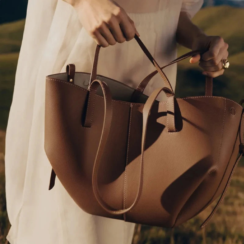 Feminine Bag — by Lunéa Paris